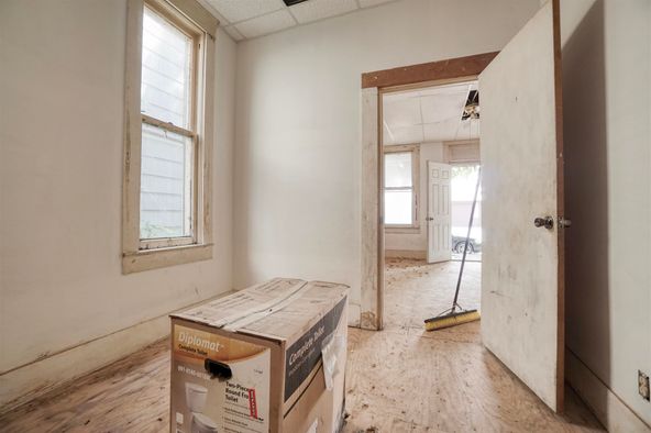 131 N 8th St, Decatur, IN 46733